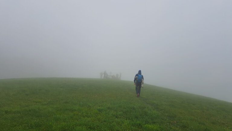 Der Glasenberg im Nebel